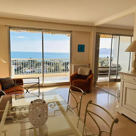 Seaview Terrace: Modern 2-bedroom With Pool Apartment Cannes